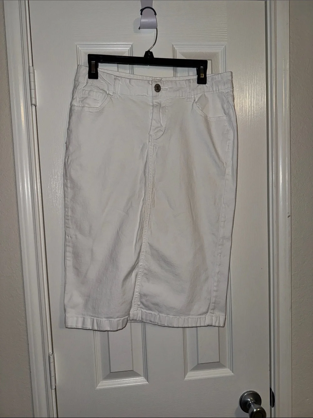 BE-GIRL White jean skirt